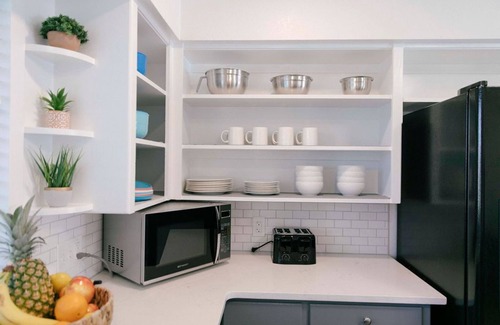 College Place House | Fire Pit, Outdoor Living Space, 2 King Beds, Dog Friendly, One-Level Home
