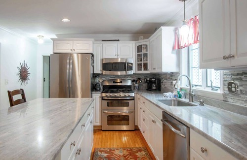 Harwich House | Fire Pit, Walk to Long Pond, Dogs Welcome!