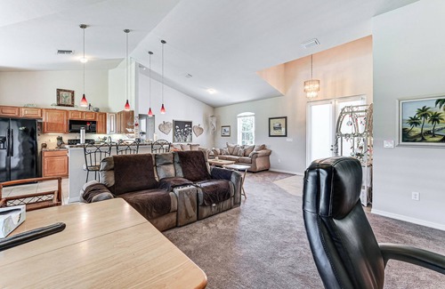 Naples House | Fire Table & Home Gym: Secluded Naples Home