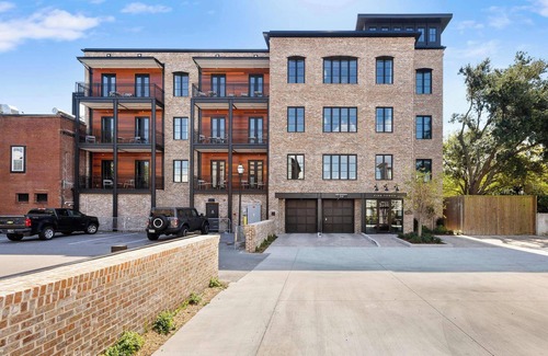 Cannonborough Elliotborough Condo | Fire Tower | Private 1BR King Suite + Rooftop View