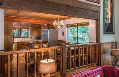 Fish Camp Cabin | Firefall Lodge - 2 miles from Yosemite National Park!