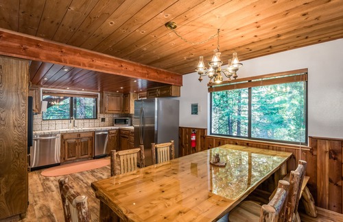 Fish Camp Cabin | Firefall Lodge - 2 miles from Yosemite National Park!