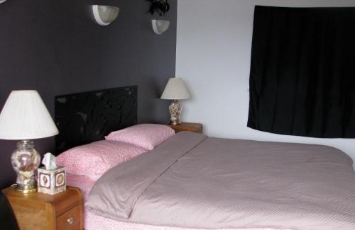 Campbell River Bed & Breakfast | Fireflies Bed & Breakfast
