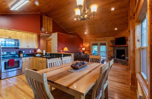 Banner Elk Cabin | Firefly Cabin - Beautiful mountain views, hot tub, pet friendly, high-speed internet!