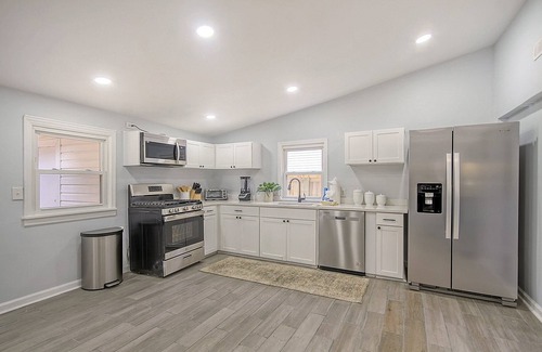 North Charleston Cottage | Firefly Cottage in Park Circle now Available! Great backyard close to everything