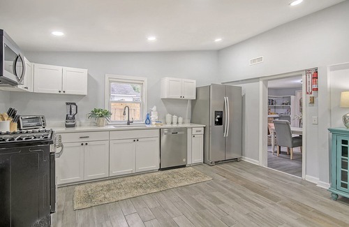 North Charleston Cottage | Firefly Cottage in Park Circle now Available! Great backyard close to everything