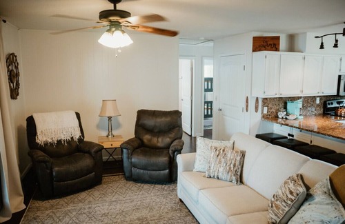 Jenkins House | Firefly Cottage - Escape to Serenity: 2-Bedroom Lake-View Retreat