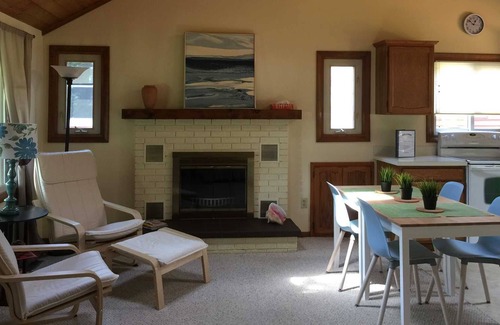 Au Gres House | Firefly cottage located in Au Gres just perfect for a quick get away!
