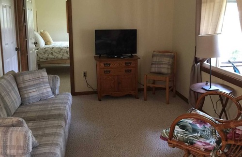 Au Gres House | Firefly cottage located in Au Gres just perfect for a quick get away!