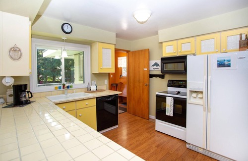 Grand Marais House | Firefly House - Comforts of home across from beach/campground