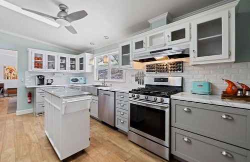 Woodfin House | Firefly House near Asheville w/fire pit, dedicated workspace, fast internet, free Biltmore Pass