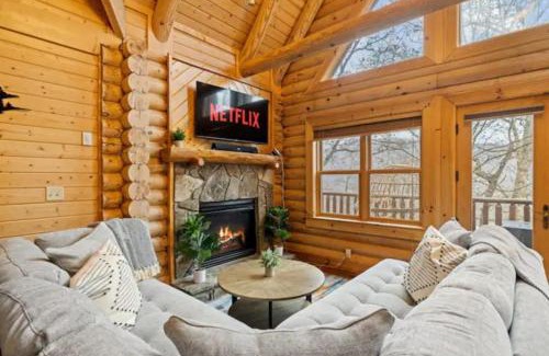 Bryson City House | Firefly Lodge, hot tub, games, mountain views