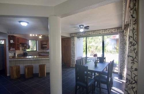 El Millon House | Firefly Retreat. A Hilltop Retreat with Swimming Pool & Great Rainforest Views!