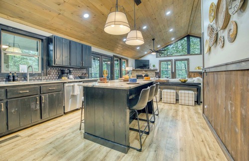 Mineral Bluff Cabin | Firefly Ridge - pets, hot tub, games, fire pit