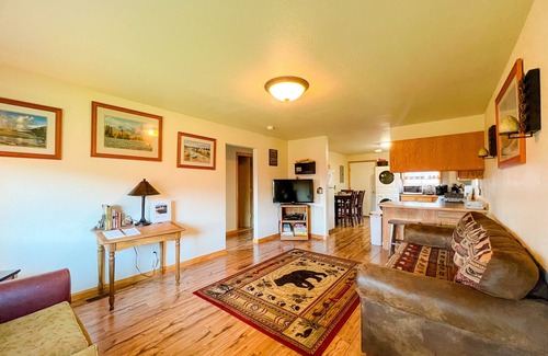 West Yellowstone House | Firehole Cottage ~ Cozy Home To Visit With The Comforts & Privacy Of Your Own