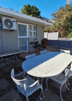 Drakenstein Apartment | Firehouse selfcatering Garden Cottages 4