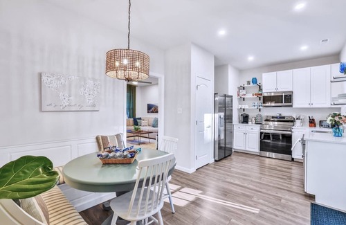 Millville House | Firepit BBQ Hot Tub King Full Kitchen SmartTV Pets