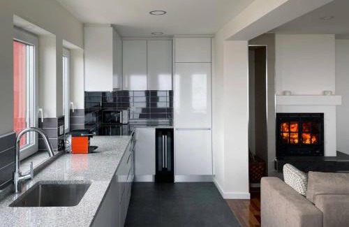 Penhas da Saude Apartment | Fireplace 4 Bedrooms 1500 M