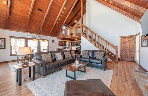 McHenry House | Fireplace Deck, Game Room & Mountain Vibes