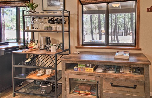 Pinetop Cabin | Fireplace, Deck & Grill: Pinetop Cabin Rental!