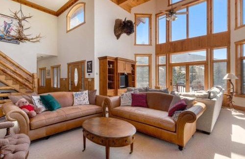 Windham House | Fireplaces, Home Theater, Ski-In Out Windham Lodge