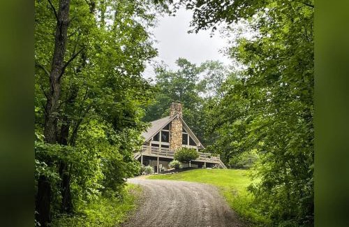 Logan House | Fireside Lodge - by The Chalets