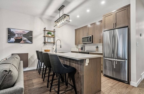 East Kootenay House | Fireside Oasis | Hot Tub | Fireplace | Hot Springs