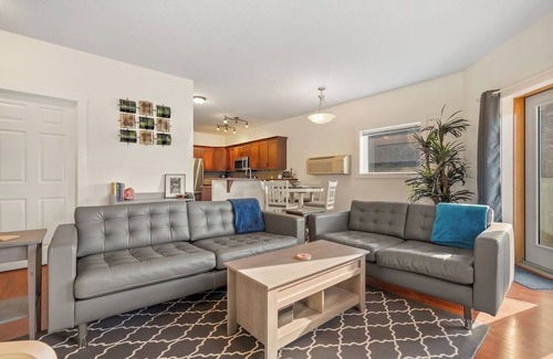 East Kootenay Apartment | Fireside Retreat | Hot Springs | Fireplace | Pets
