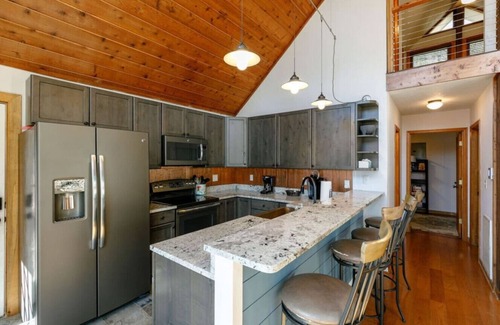 Old Fort House | Fireside Retreat - Hot Tub, WiFi