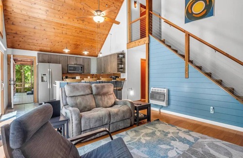Old Fort House | Fireside Retreat in Gateway Nature Preserve