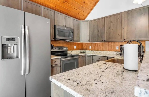 Old Fort House | Fireside Retreat in Gateway Nature Preserve