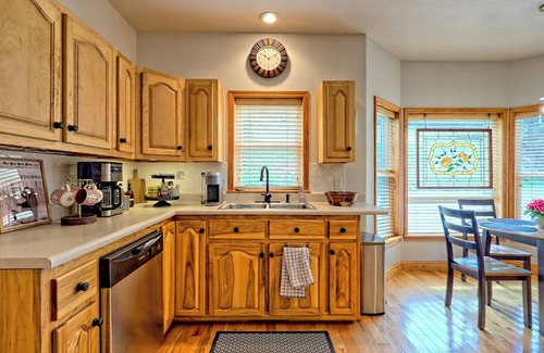 Hiawassee House | Fireside Vista - by Chatuge Home Concierge Cozy mountain retreat with lake views, hot tub, game room, and private cinema lounge.