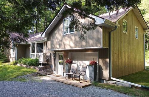 Norland Villa | Fireside - Waterfront Resort Style Executive Cottage