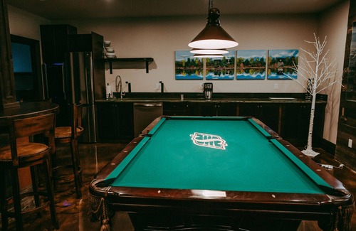 Fowler Lake House | FireSong Resort Village