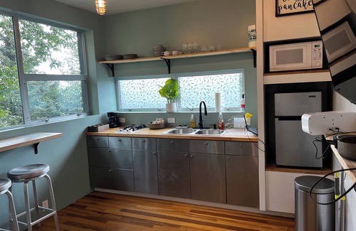 Homer Cabin | Fireweed Hollow Junior - Cozy and cute modern cabin