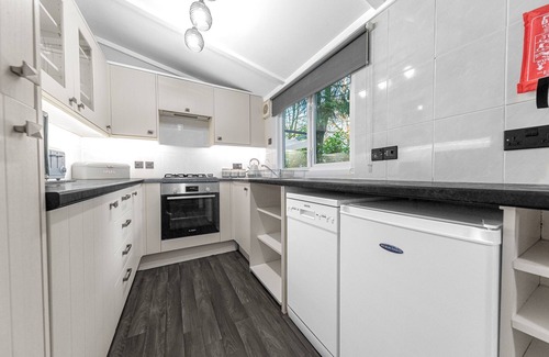 Troutbeck Bridge Cabin | Firgarth Lodge - sleeps 6 guests in 3 bedrooms