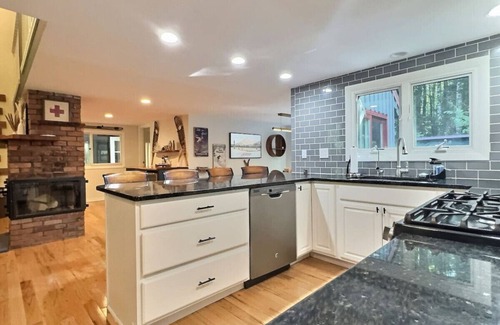 Killington House | First Chair Chalet- Hot Tub, Fire Pit, Bike Storage