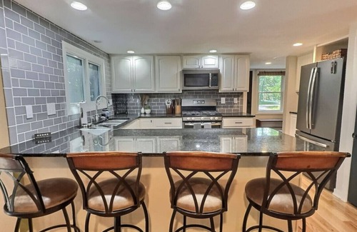 Killington House | First Chair Chalet- Hot Tub, Fire Pit, Bike Storage