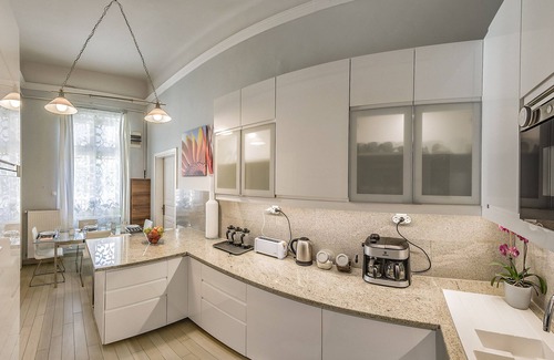 Erzsebetvaros Apartment | First Class Apartment - 160 sq.m, 4 Bedrooms + 4 Bathrooms, in centre