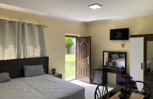 Ekurhuleni House | First Class Lodge