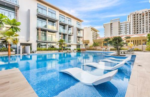 Jumeirah Village Circle Apartment | FIRST CLASS Studio Luxe & Cozy Vibes