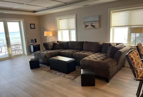 Traverse City House | First Class Suite on East Grand Traverse Bay