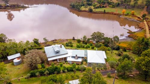 St. Albans House | First Farm Cottage and Retreat