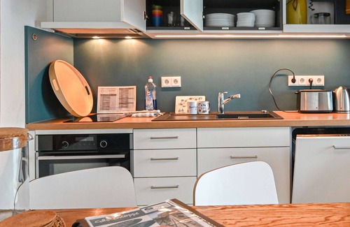 Waggershausen Apartment | First floor apartment with its own garden corner and covered south-east-facing terrace.