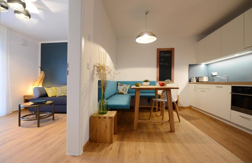 Waggershausen Apartment | First floor apartment with its own garden corner and covered south-east-facing terrace.