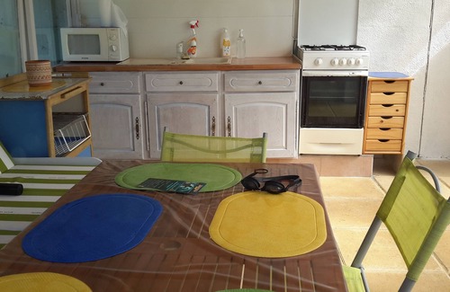Salindres House | First-floor apartment in a detached house