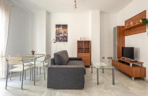 Cruz Roja-Capuchinos Apartment | First floor close Macarena church