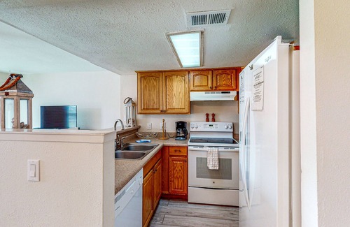 Cinnamon Shore Condo | First Floor Condo, Shared Pool and Grill, Boardwalk