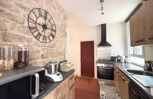 Avallon Apartment | First floor F3 16th Century, Downtown
