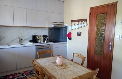 Pierrefeu-du-Var Villa | First floor of house for 4 with swimming pool 20 minutes from the sea